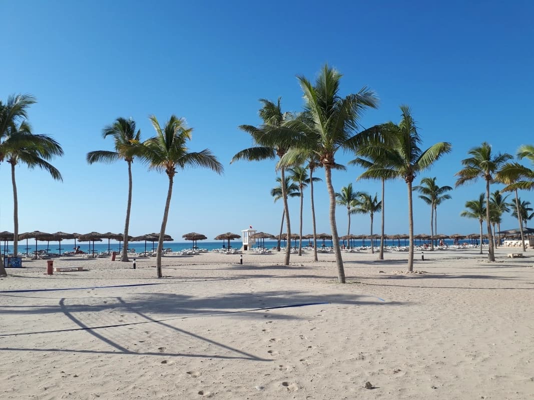 omán fehér homok strand salalah